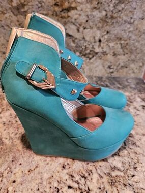 Shi by JOURNEYS Teal Platform Wedge Pumps with Ankle Strap